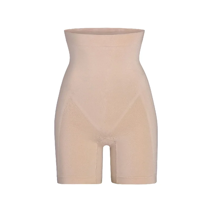 HIGH WAISTED BONDED SHORT W. OPEN GUESST | CLAY