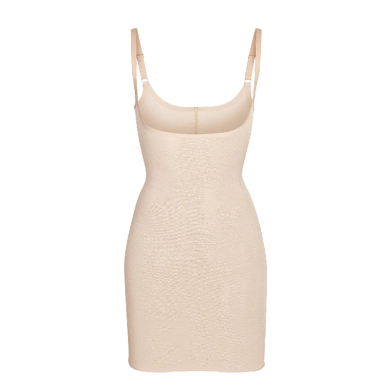 SHEER SCULPT SLIP | CLAY